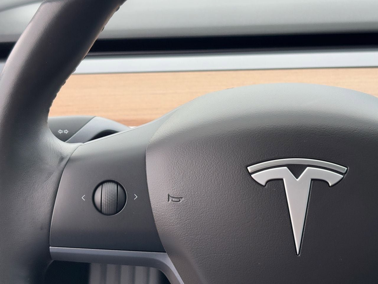 Used 2018 Tesla Model 3 Long Range image 19
