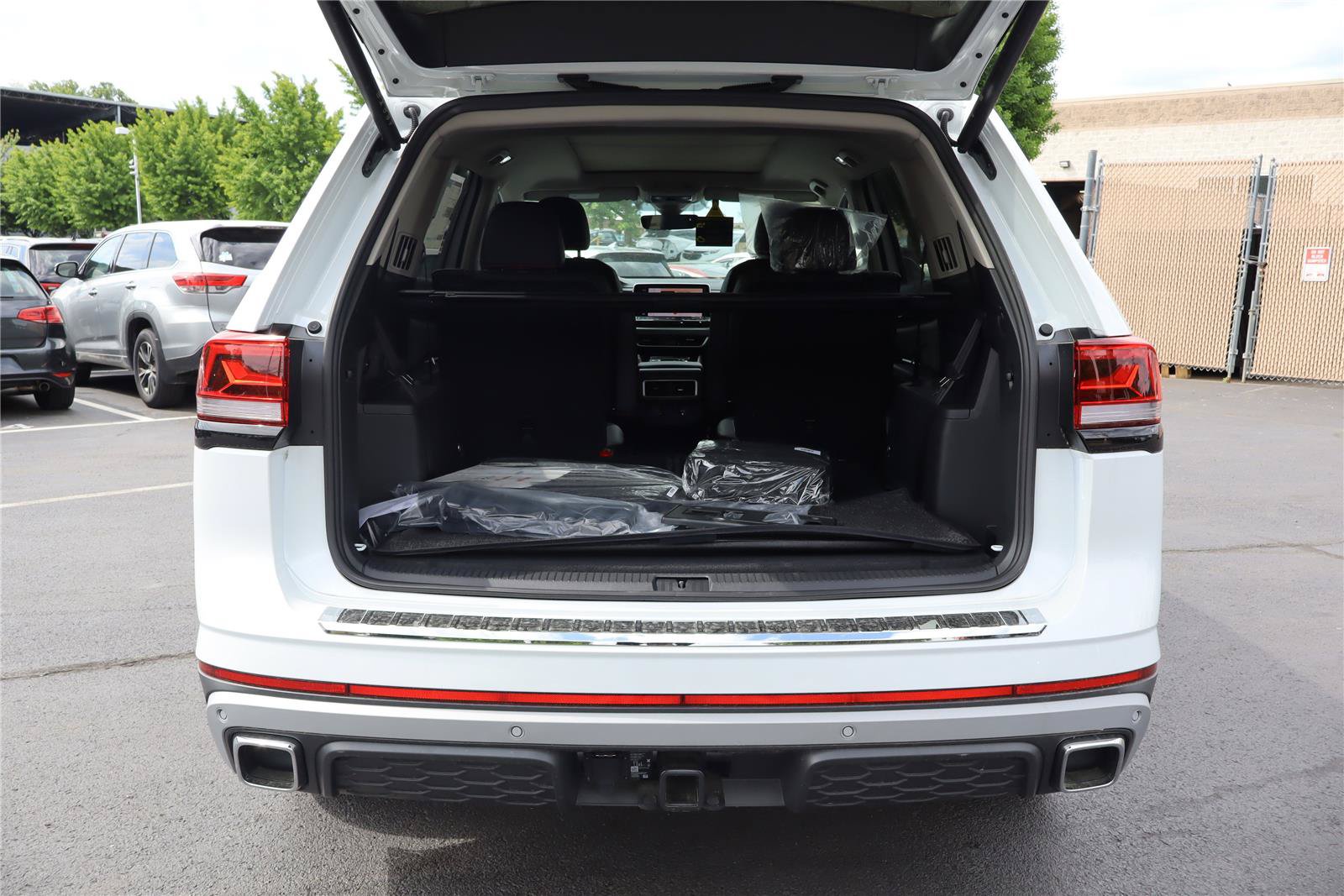 New 2026 Volkswagen Atlas Peak Edition AWD/4WD image 5