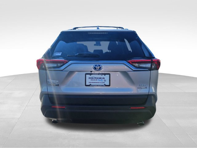 Used 2021 Toyota RAV4 XLE w/ Convenience Package AWD/4WD image 4