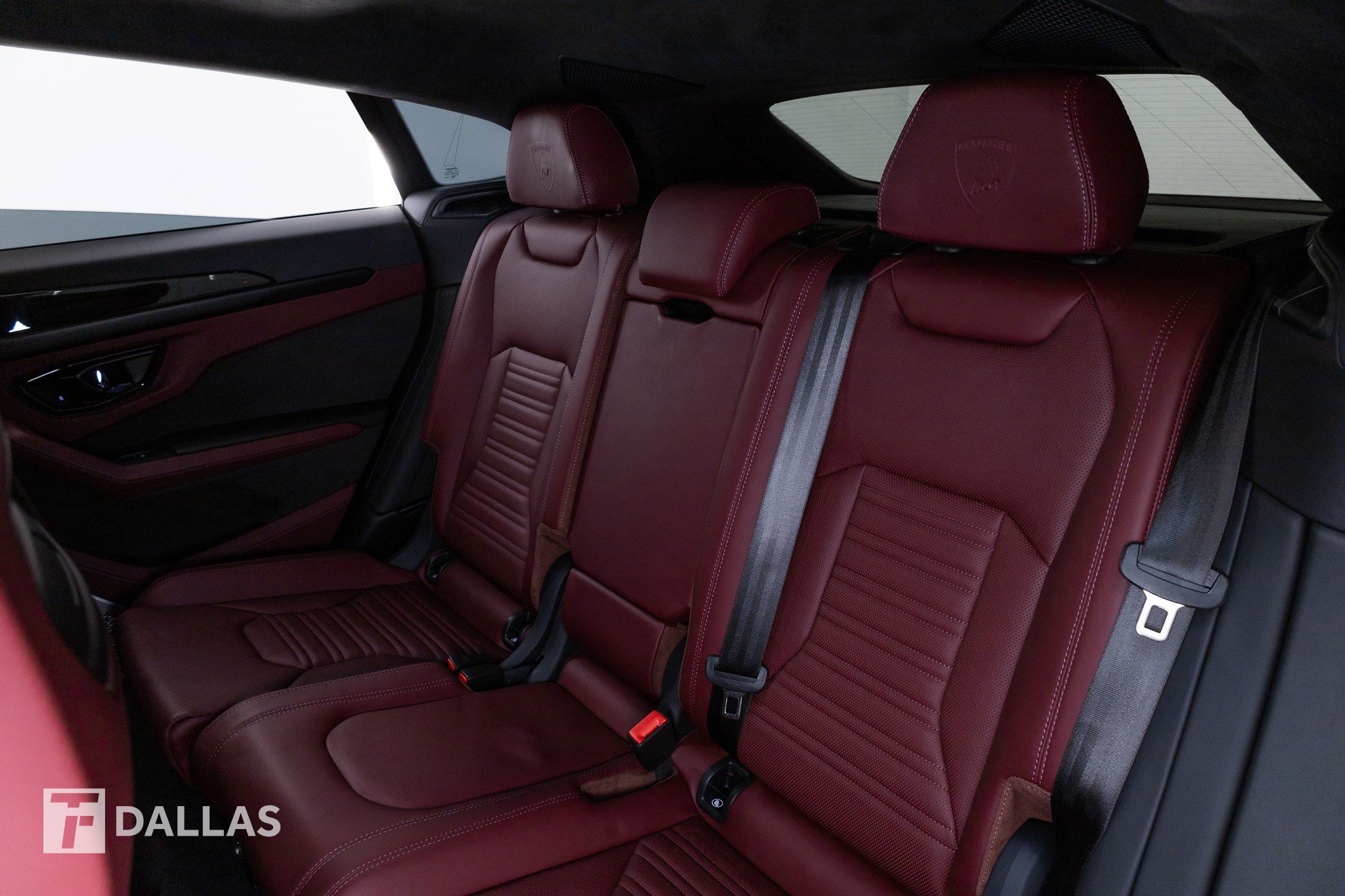 Used 2025 Lamborghini Urus SE AWD/4WD image 33