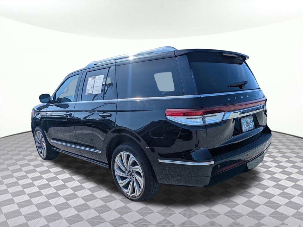 Used 2022 Lincoln Navigator Reserve image 5
