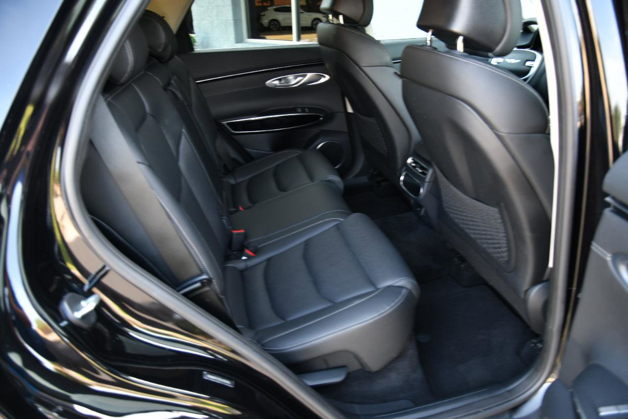 Used 2025 Genesis GV70 2.5T image 25