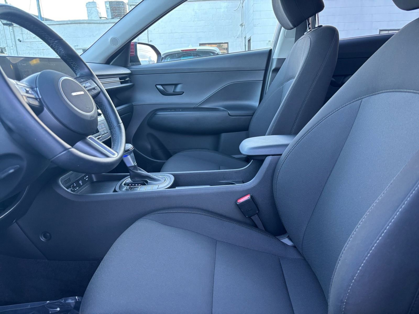 Used 2025 Hyundai Kona SEL image 37