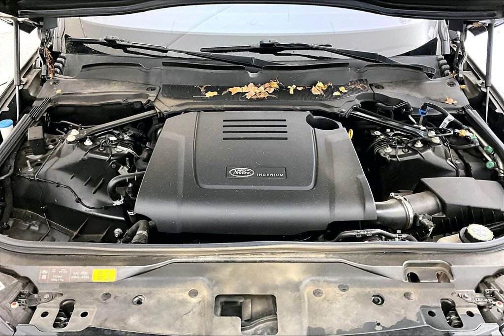 Used 2022 Land Rover Discovery S R-Dynamic image 12