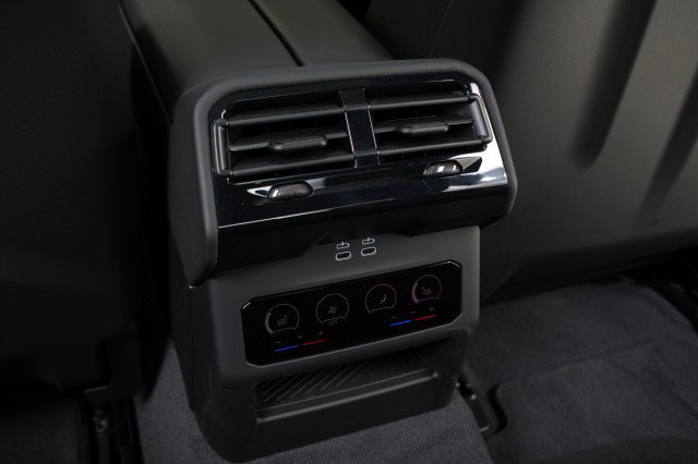 Used 2025 BMW M5 w/ Executive Package image 56