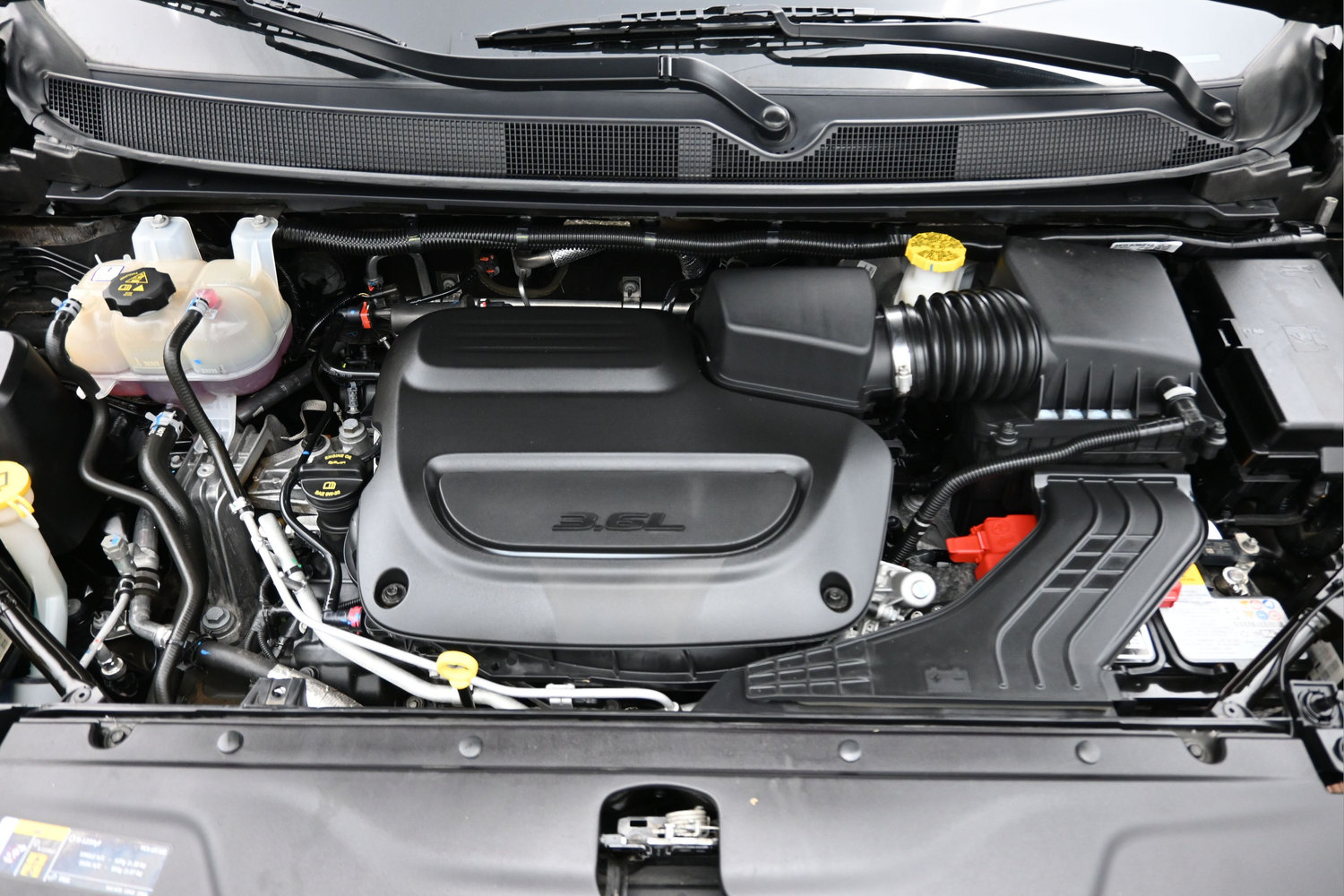 Used 2024 Chrysler Pacifica Touring-L FWD image 9