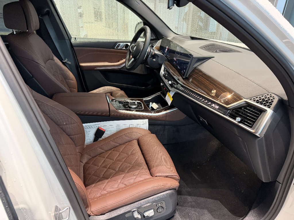 New 2026 BMW X5 xDrive40i w/ M Sport Package image 14