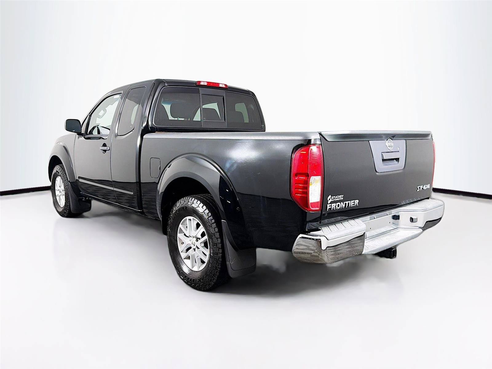 Used 2015 Nissan Frontier SV AWD/4WD image 9