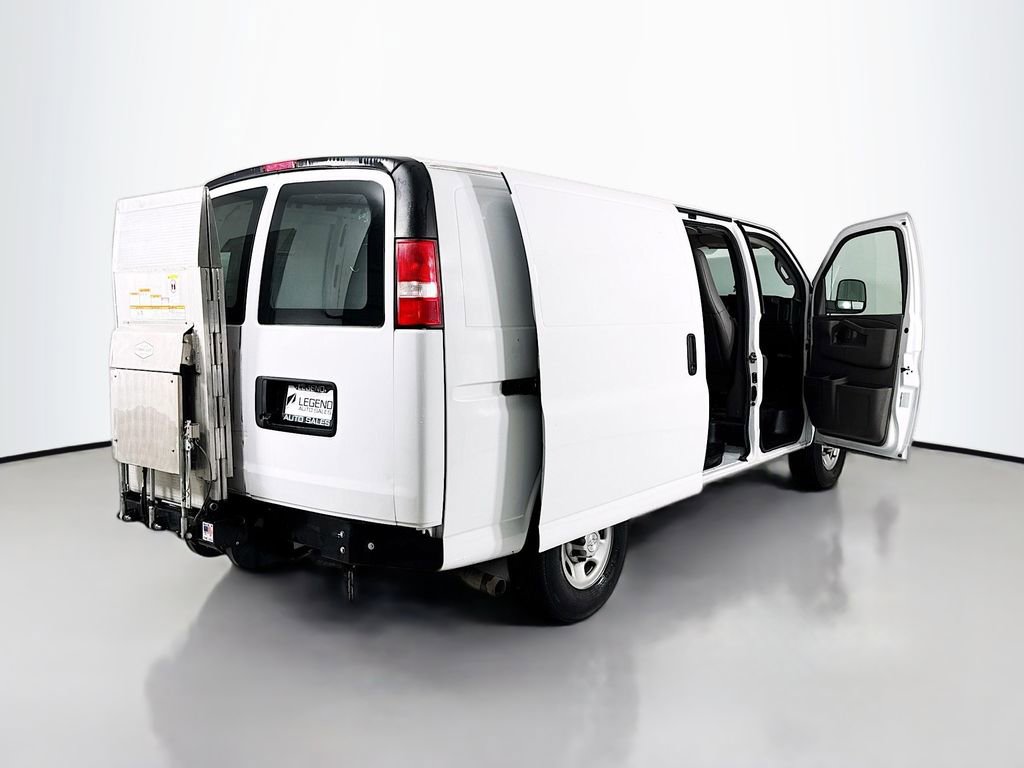 Used 2017 Chevrolet Express 2500 image 16