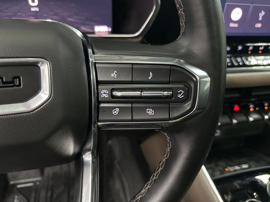 Used 2024 GMC Canyon Denali image 16