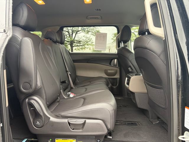 Certified 2026 Kia Carnival FWD image 7