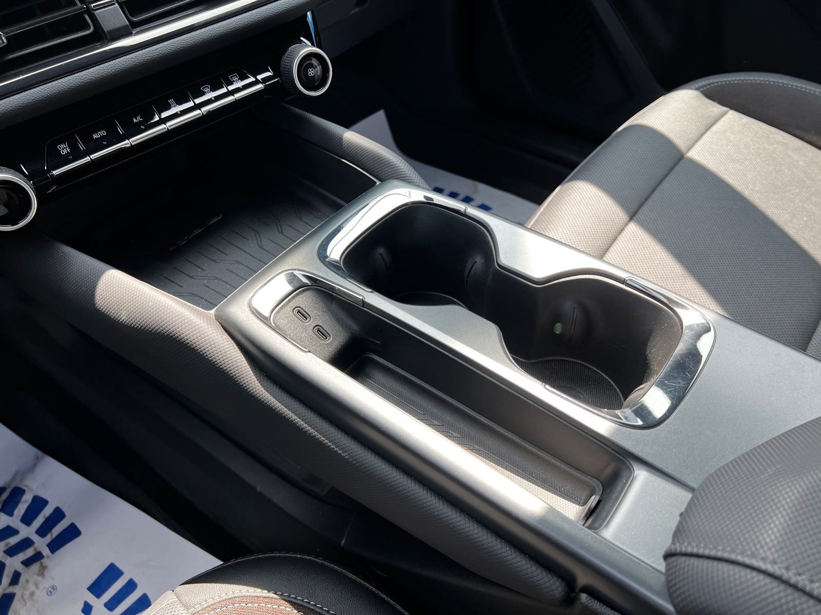 Used 2025 Chevrolet Equinox EV RS image 18