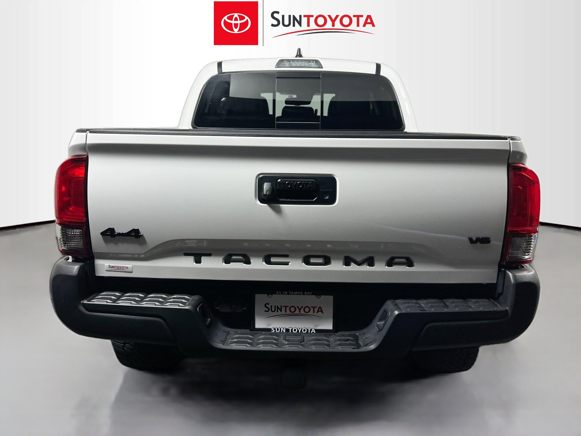 Used 2021 Toyota Tacoma SR5 AWD/4WD image 5