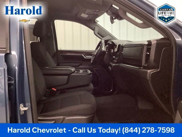 Used 2024 Chevrolet Silverado 1500 LT AWD/4WD image 11