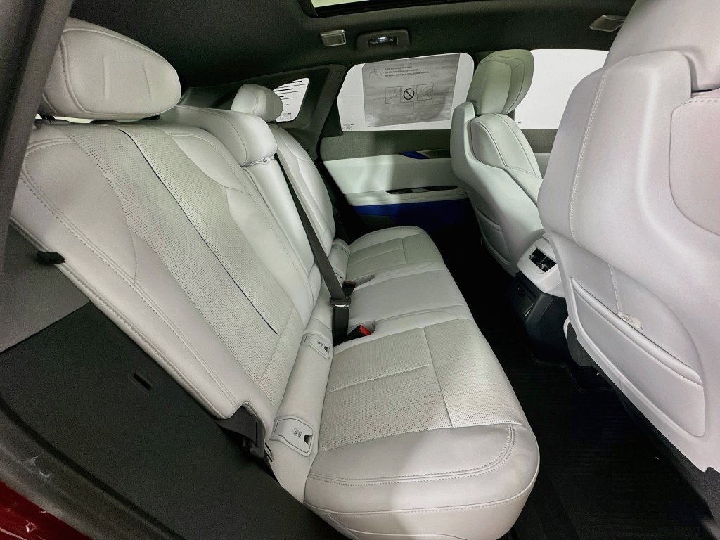 New 2027 Cadillac Optiq Premium Sport w/ LPO, Floor Liner Package AWD/4WD image 36
