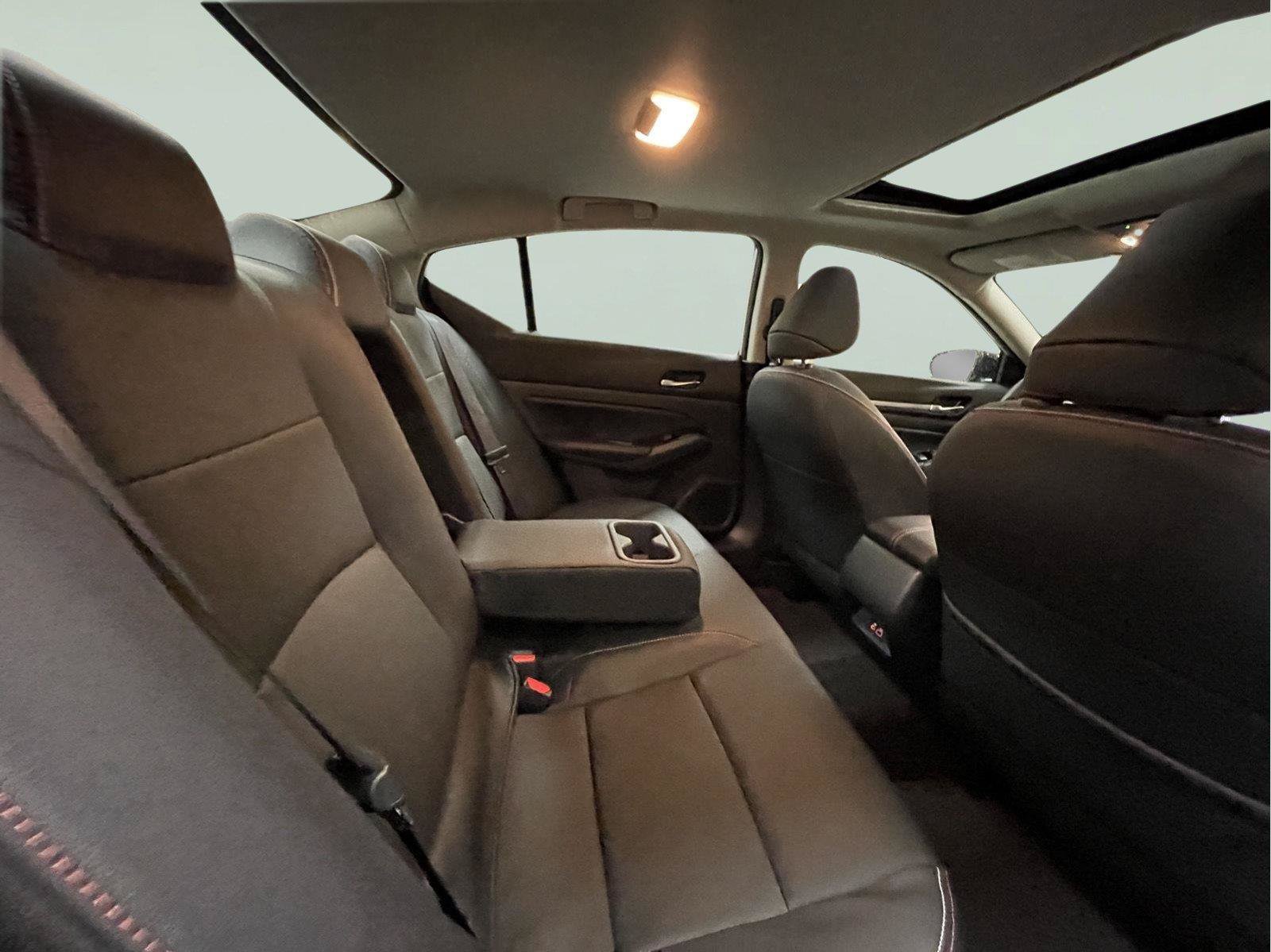 Used 2024 Nissan Altima 2.5 SR w/ SR Premium Package AWD/4WD image 18