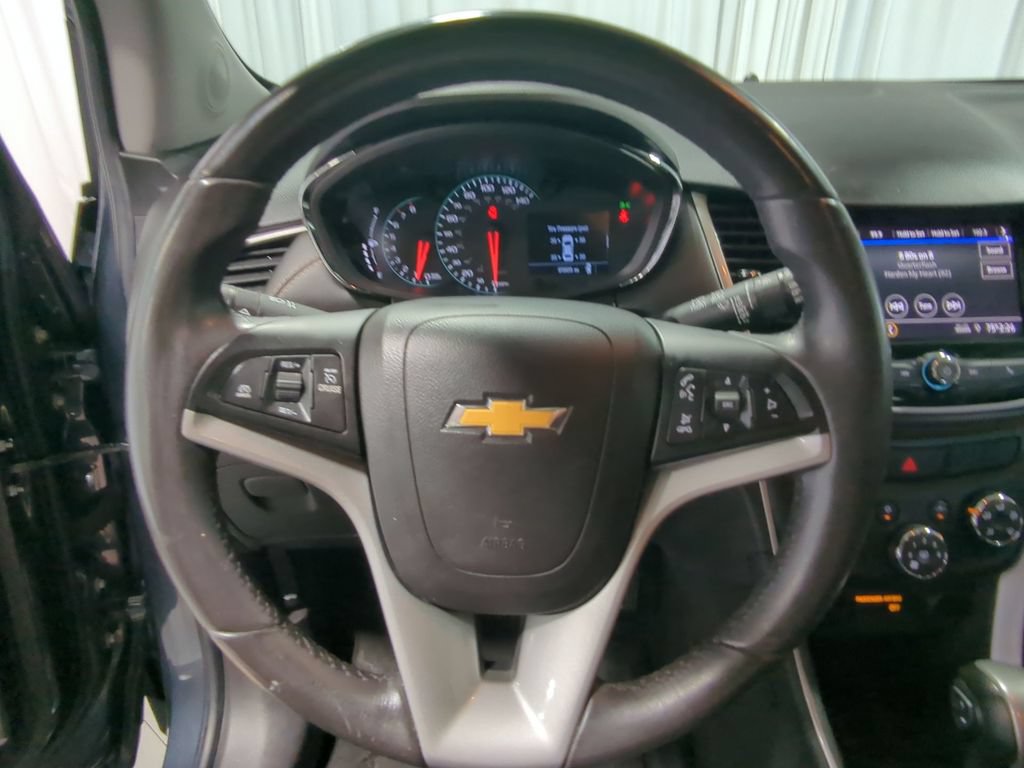 Used 2021 Chevrolet Trax LT w/ Driver Confidence Package FWD image 28