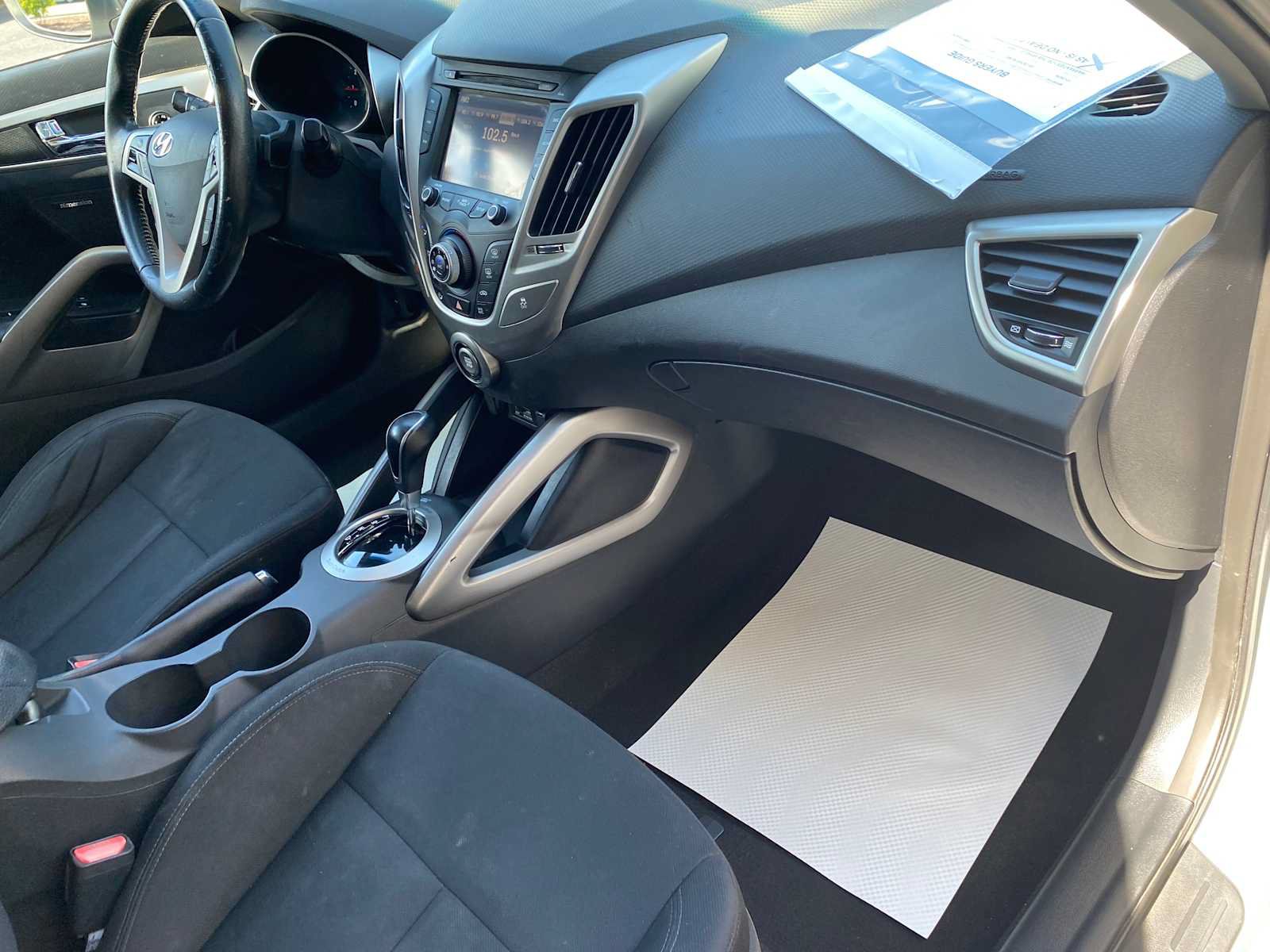 Used 2013 Hyundai Veloster RE:MIX Edition FWD image 22
