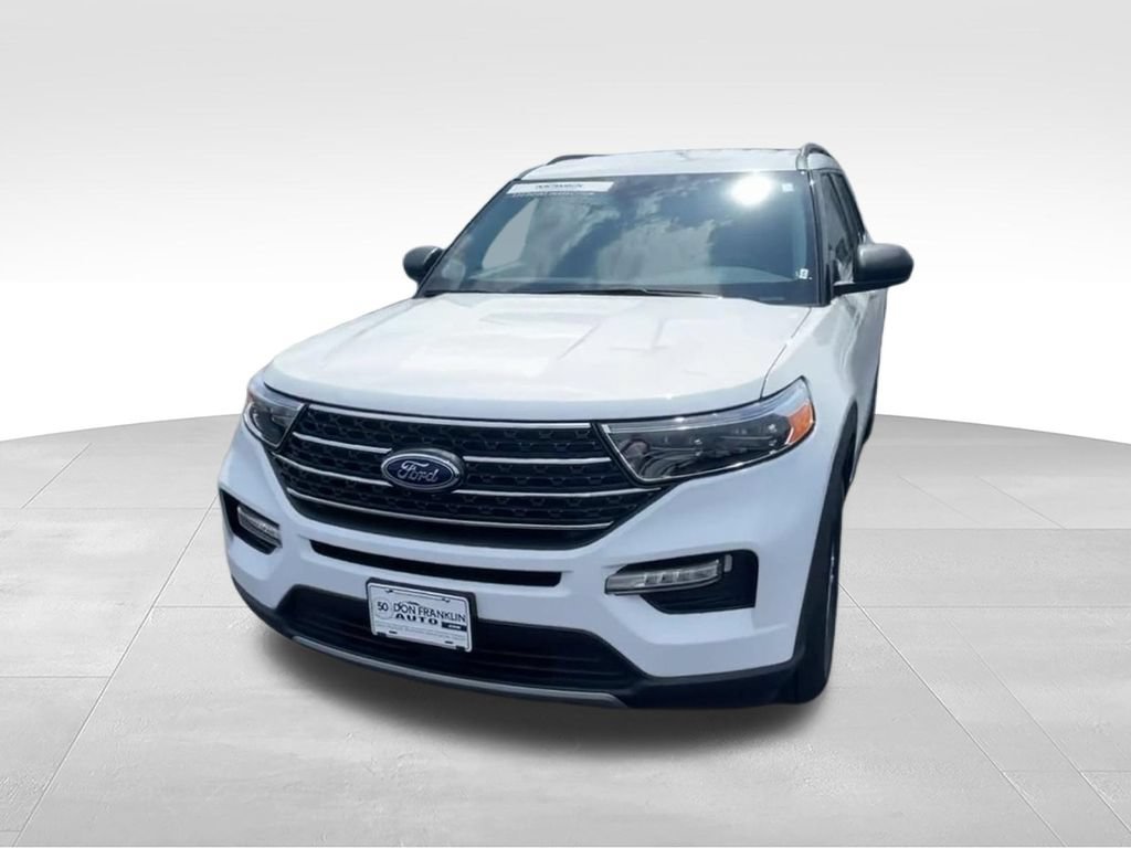 Used 2023 Ford Explorer XLT w/ Equipment Group 202A AWD/4WD image 3