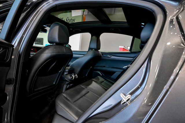 Used 2022 Alfa Romeo Stelvio Ti image 20