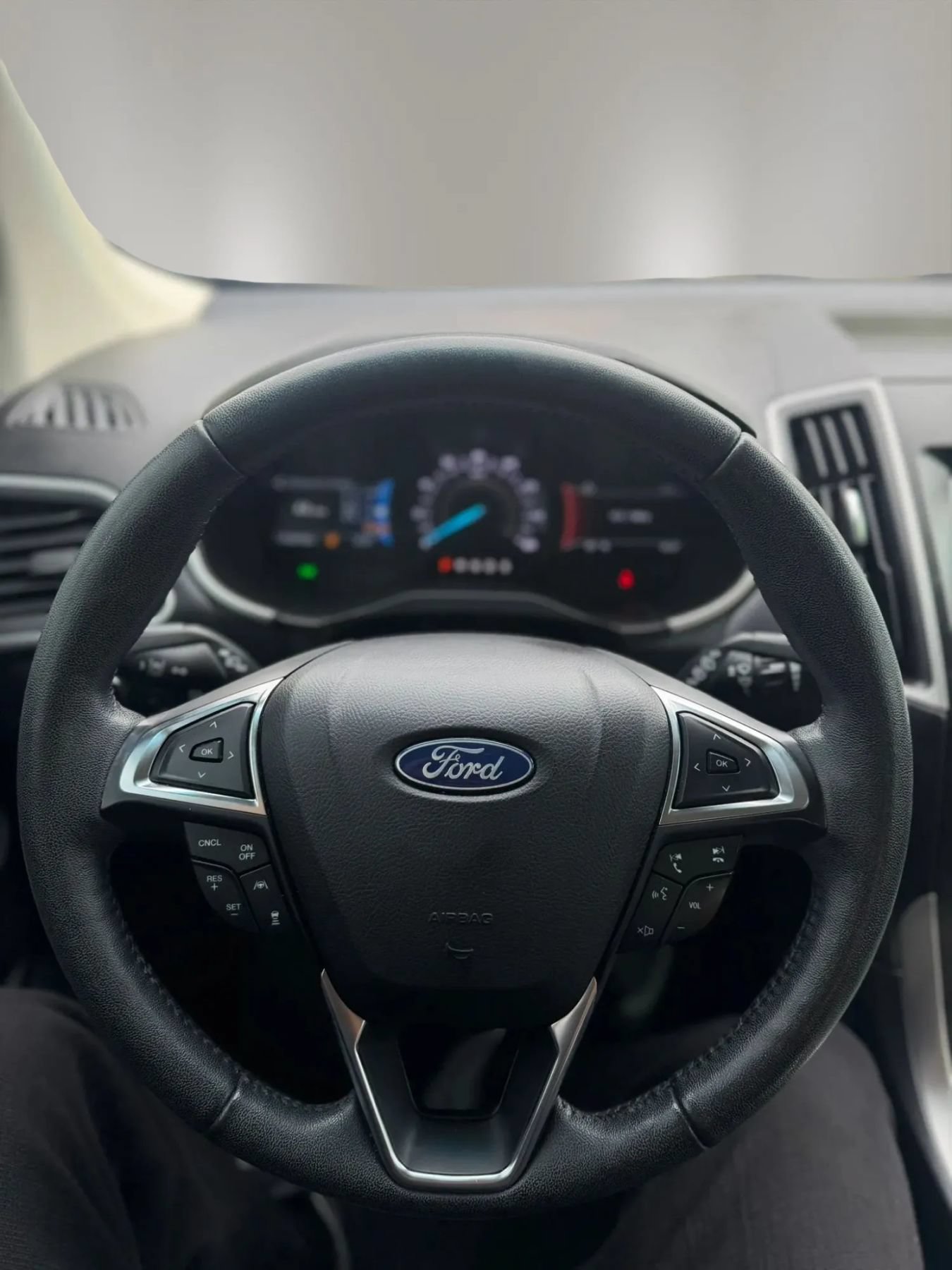 Used 2020 Ford Edge SEL w/ Convenience Package FWD image 13