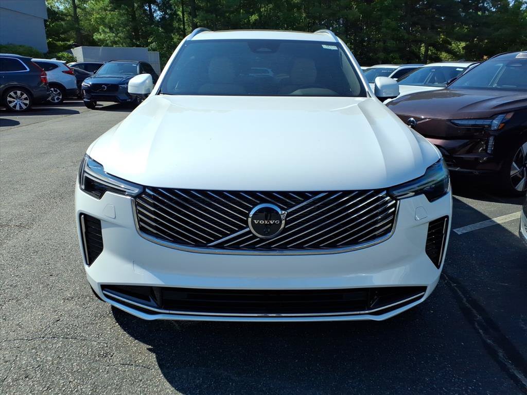 New 2026 Volvo XC90 B6 Plus w/ Protection Package Premier AWD/4WD image 9