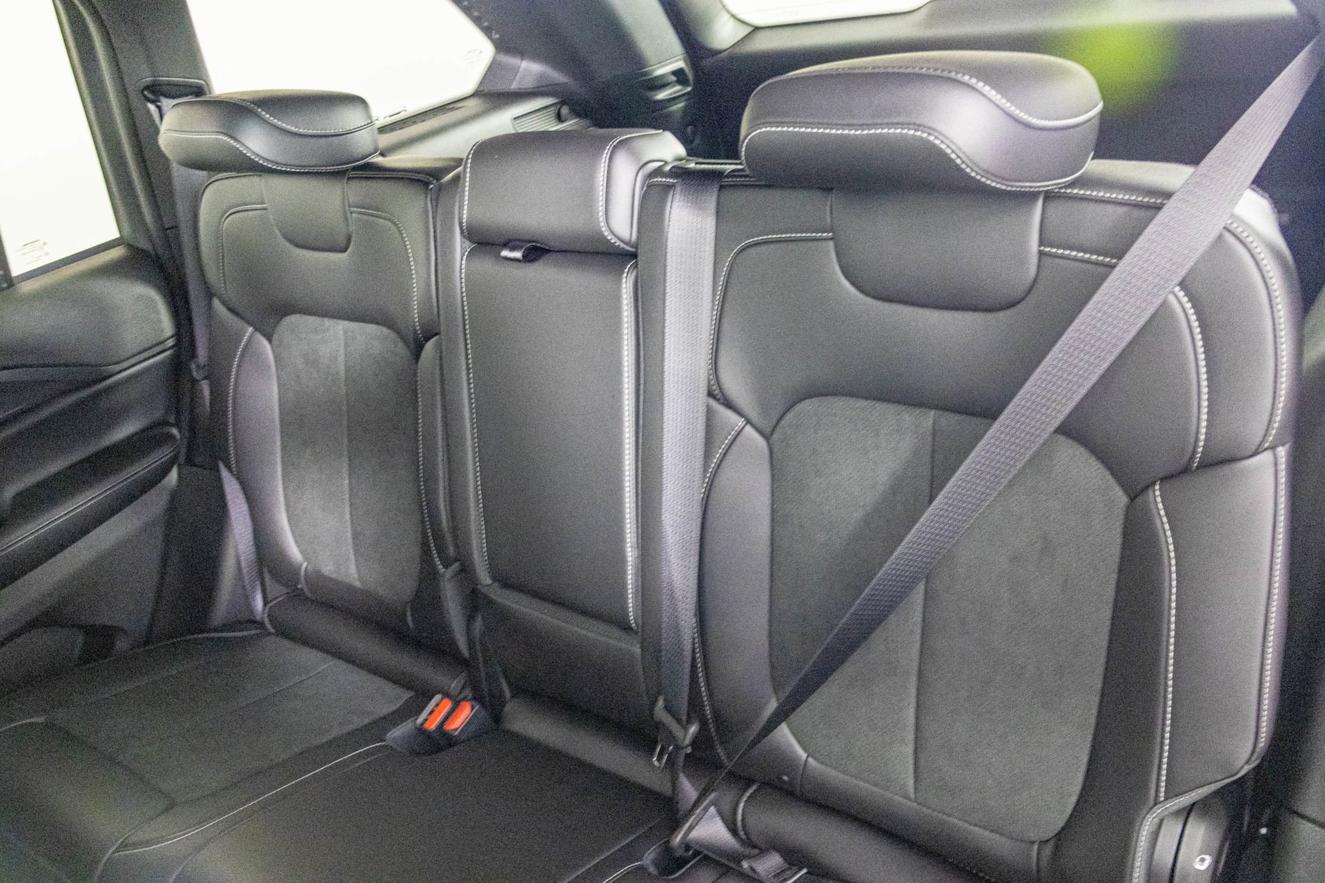 New 2025 Jeep Grand Cherokee Altitude image 29