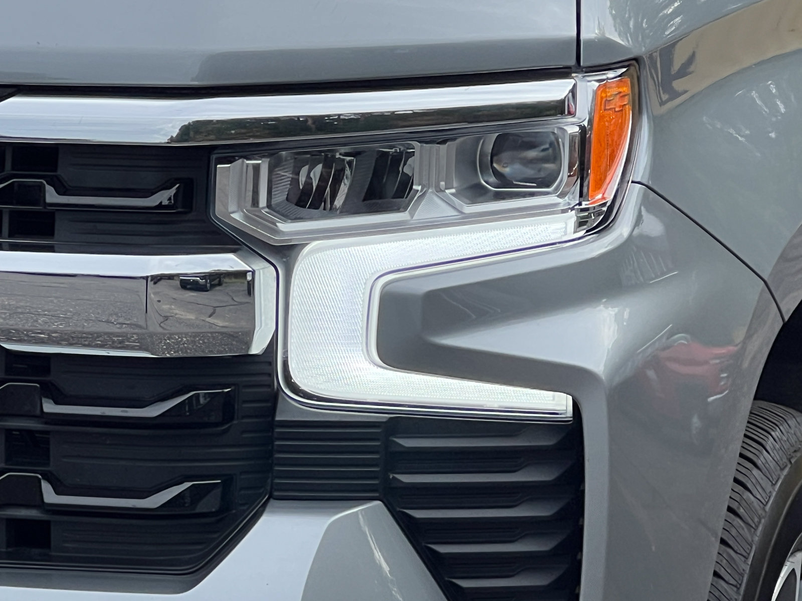 Used 2025 Chevrolet Silverado 1500 LT AWD/4WD image 36