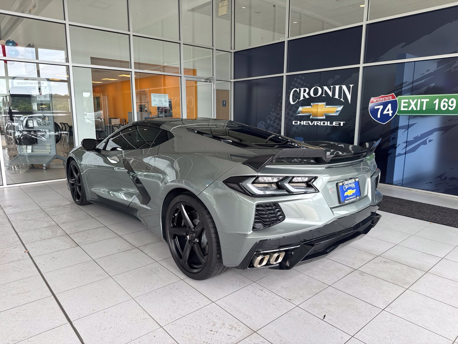 Used 2022 Chevrolet Corvette Stingray Coupe w/ 1LT RWD image 9