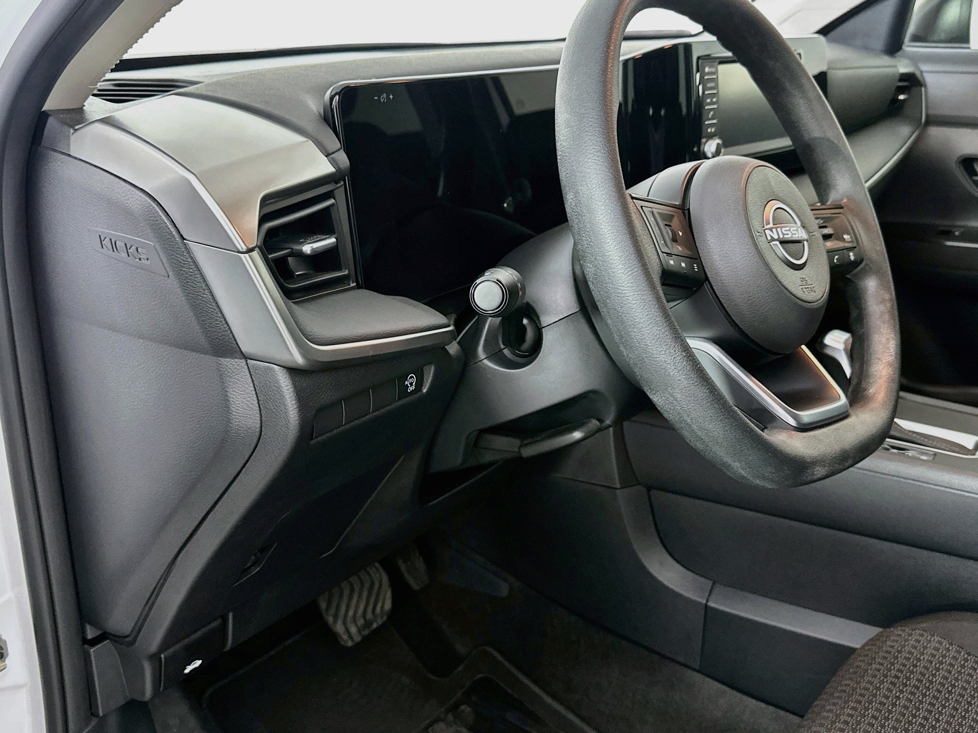 Used 2025 Nissan Kicks S FWD image 16