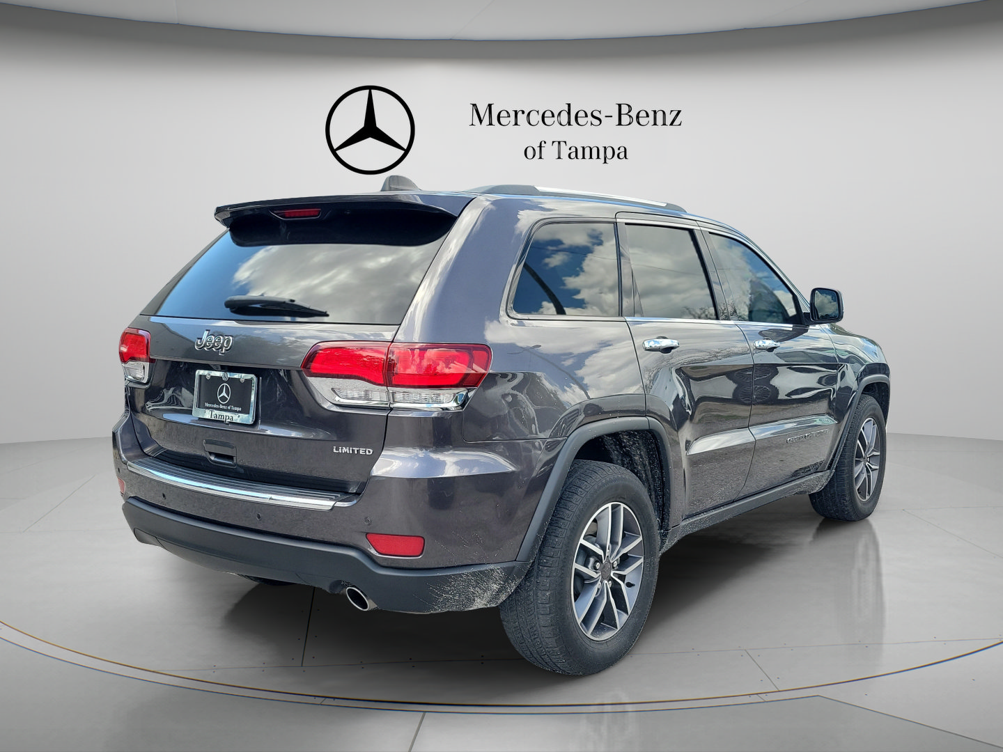 Used 2021 Jeep Grand Cherokee Limited w/ Luxury Group II RWD image 3