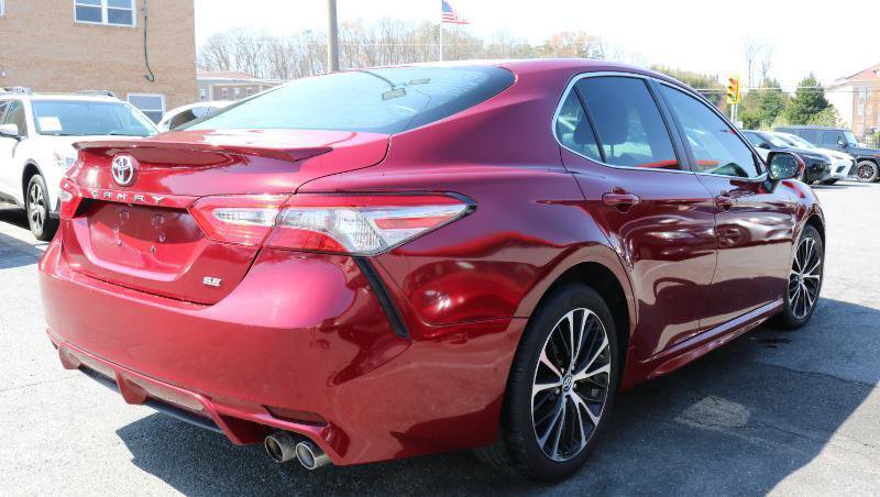 Used 2018 Toyota Camry SE image 7
