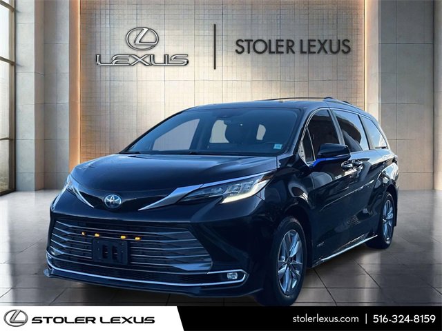 Used 2021 Toyota Sienna Limited image 3