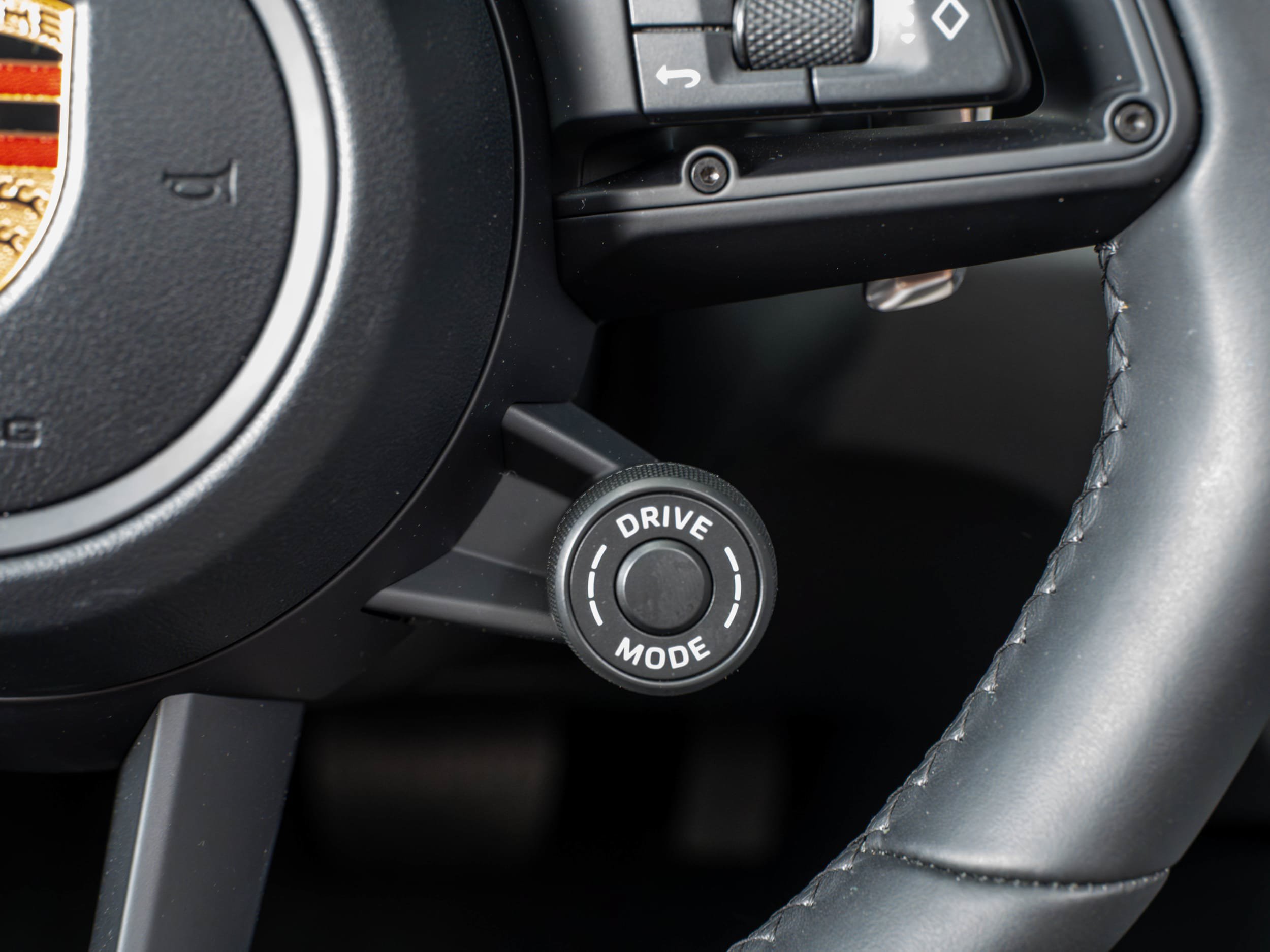 Certified 2026 Porsche Macan AWD/4WD image 28