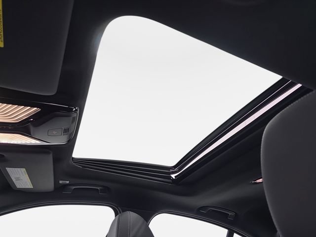 Certified 2025 BMW 330i xDrive Sedan w/ Convenience Package image 27