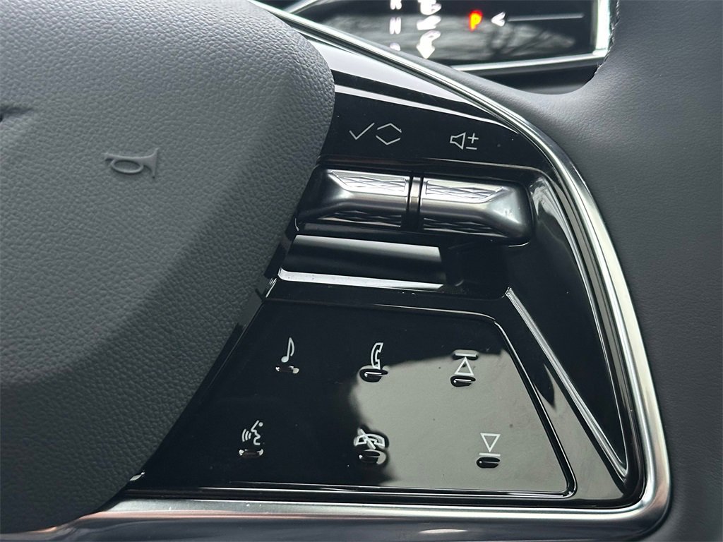 New 2026 Cadillac Optiq Luxury 1 image 34