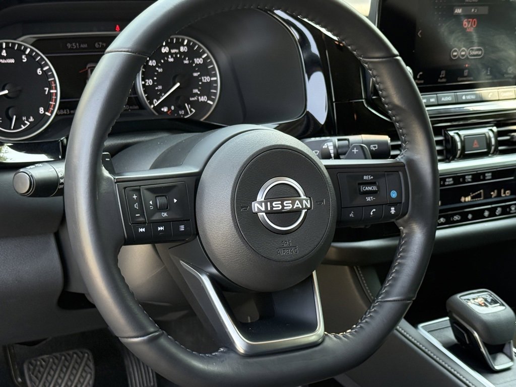 Certified 2025 Nissan Pathfinder SV image 16