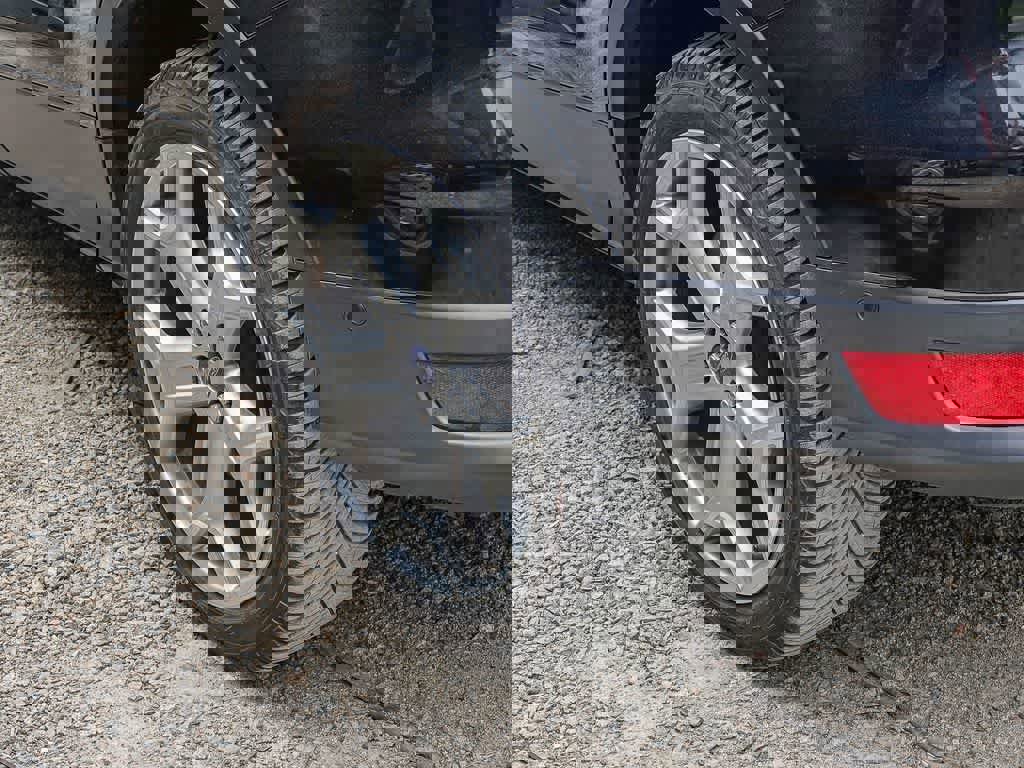 Used 2018 Ford Escape Titanium image 15