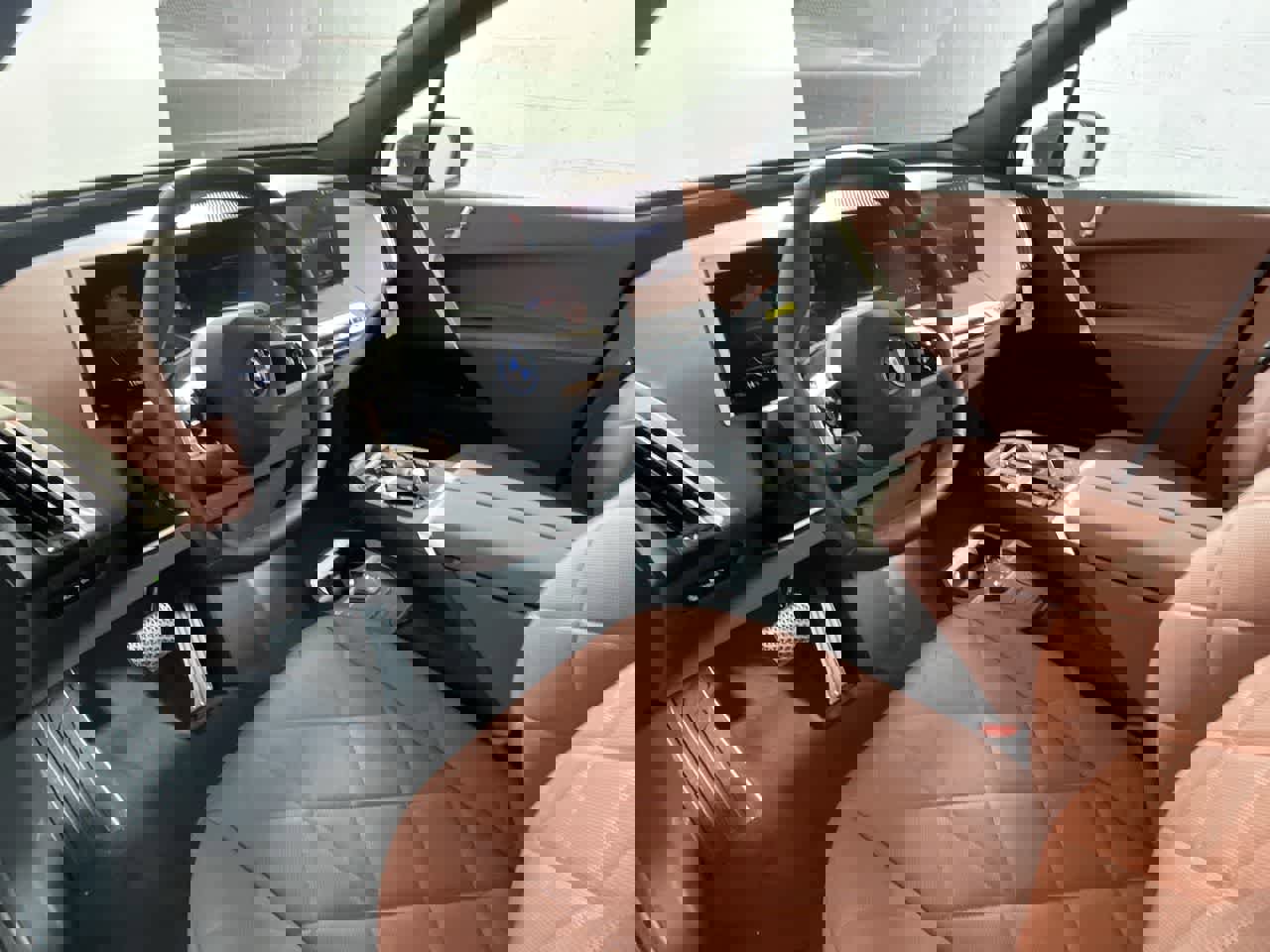 Used 2023 BMW iX xDrive50 w/ Sport Package image 12