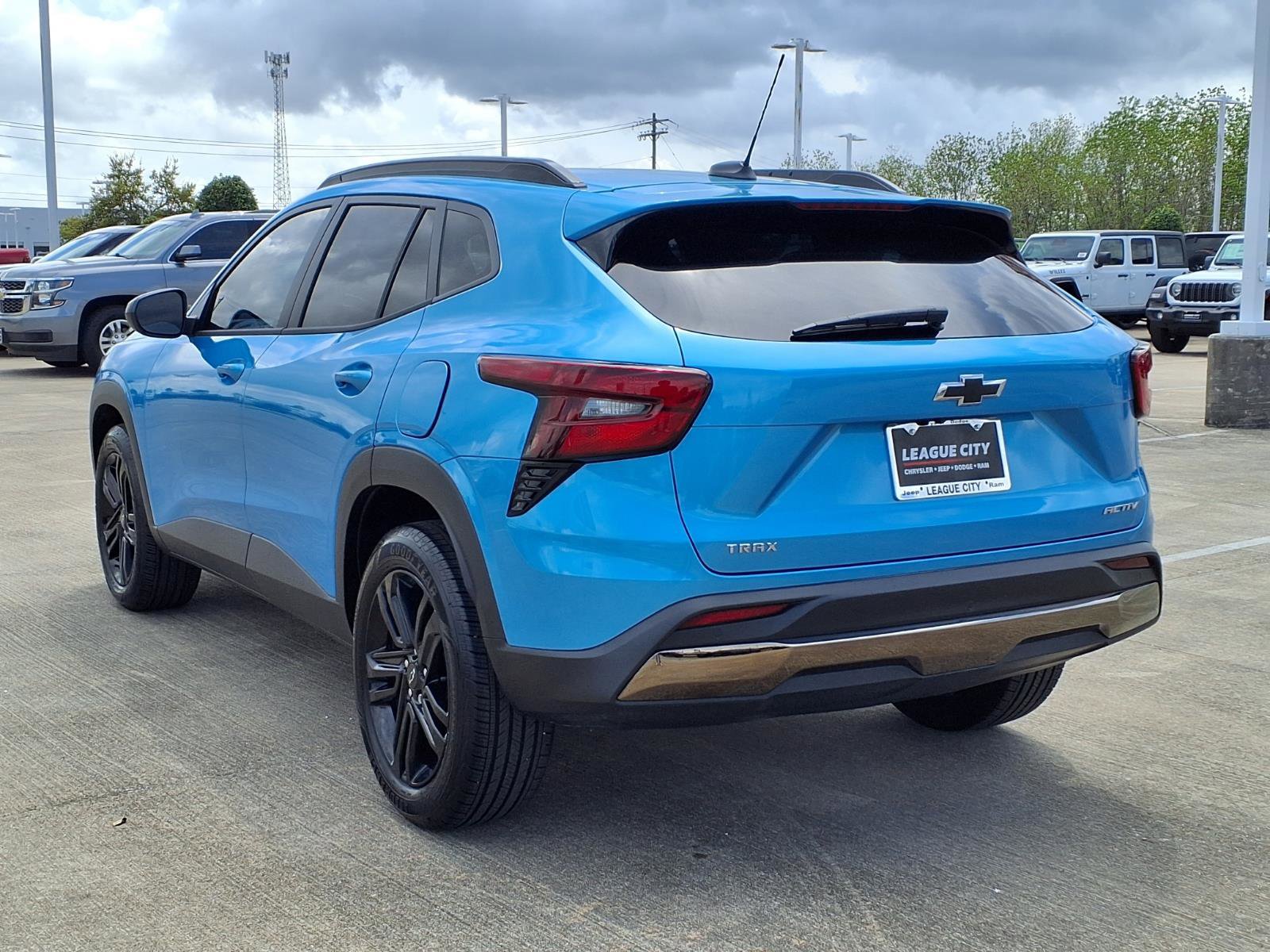 Used 2026 Chevrolet Trax ACTIV w/ Driver Confidence Package FWD image 2