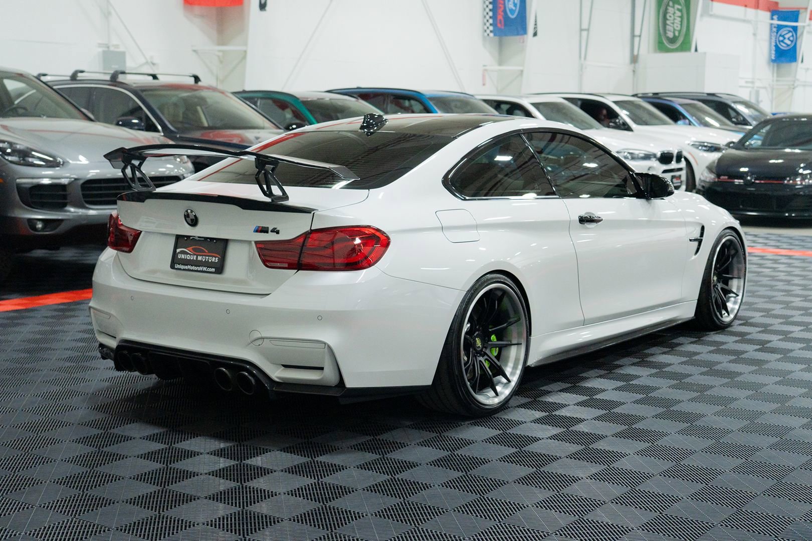 Used 2018 BMW M4 Coupe RWD image 8