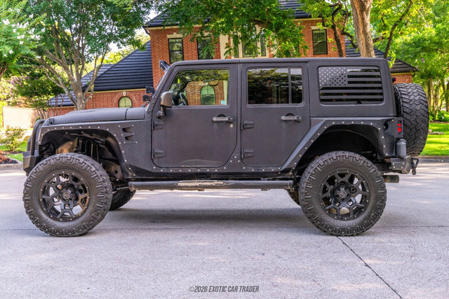 Used 2017 Jeep Wrangler Unlimited Rubicon w/ Connectivity Group AWD/4WD image 3