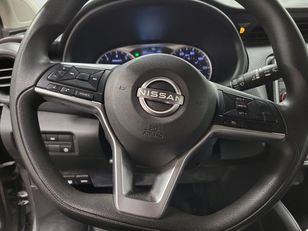 Used 2022 Nissan Kicks S FWD image 17