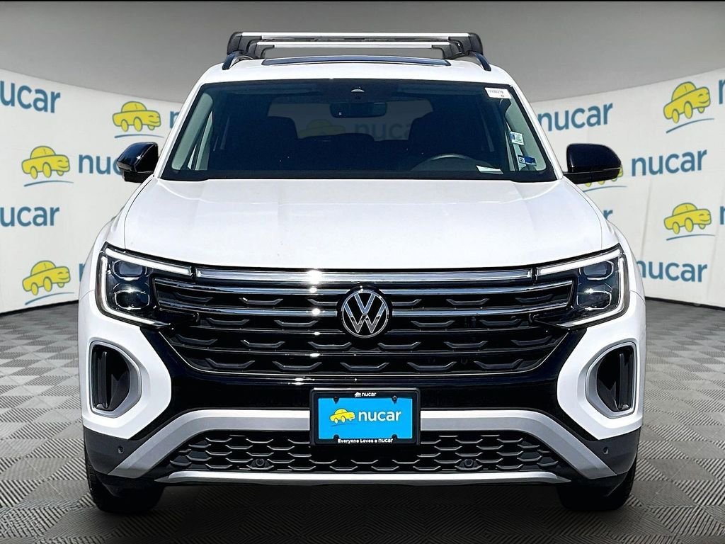 Used 2024 Volkswagen Atlas Peak Edition SE AWD/4WD image 2