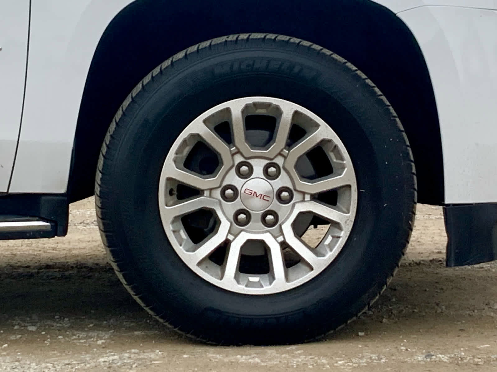 Used 2019 GMC Yukon XL SLT w/ Open Road Package image 16