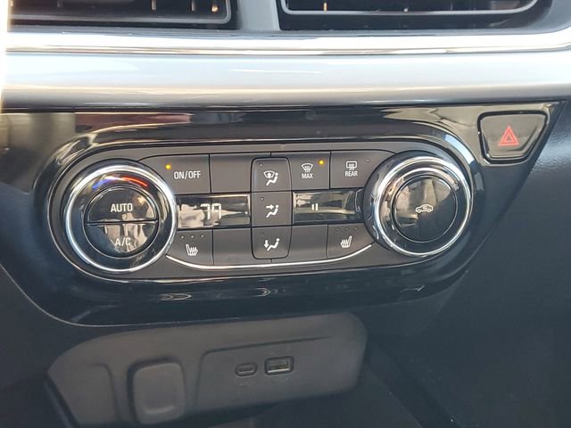 Used 2025 Chevrolet Trax LT w/ LT Convenience Package image 22