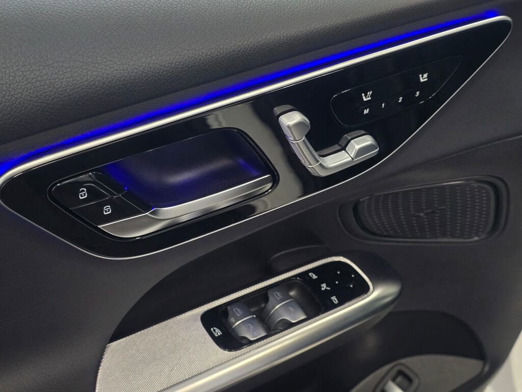 New 2026 Mercedes-Benz GLC 300 4MATIC image 36