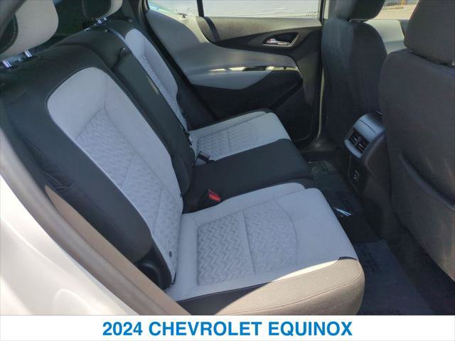 Used 2024 Chevrolet Equinox LS FWD image 24