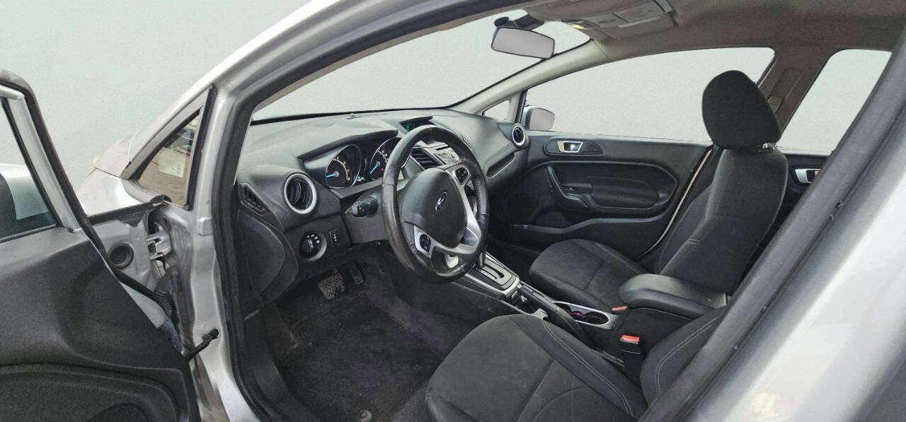 Used 2015 Ford Fiesta SE FWD image 8