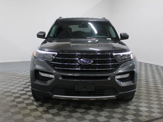 Used 2020 Ford Explorer XLT w/ Equipment Group 202A AWD/4WD image 9